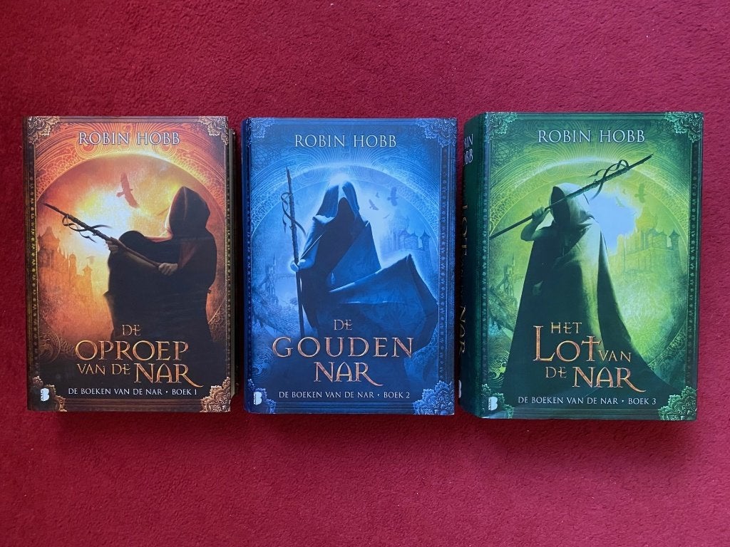 ROBIN HOBB DE BOEKEN VAN DE NAR DE COMPLETE TRILOGIE IN GOED, Boeken, Ophalen of Verzenden, Gelezen