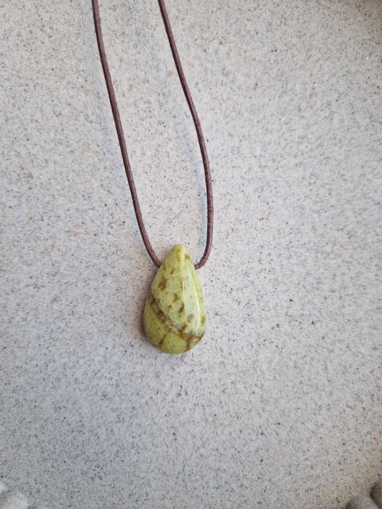Groene opaal ketting nieuw, Sieraden, Tassen en Uiterlijk, Kettingen, Ophalen of Verzenden, Nieuw, Groen, Overige materialen