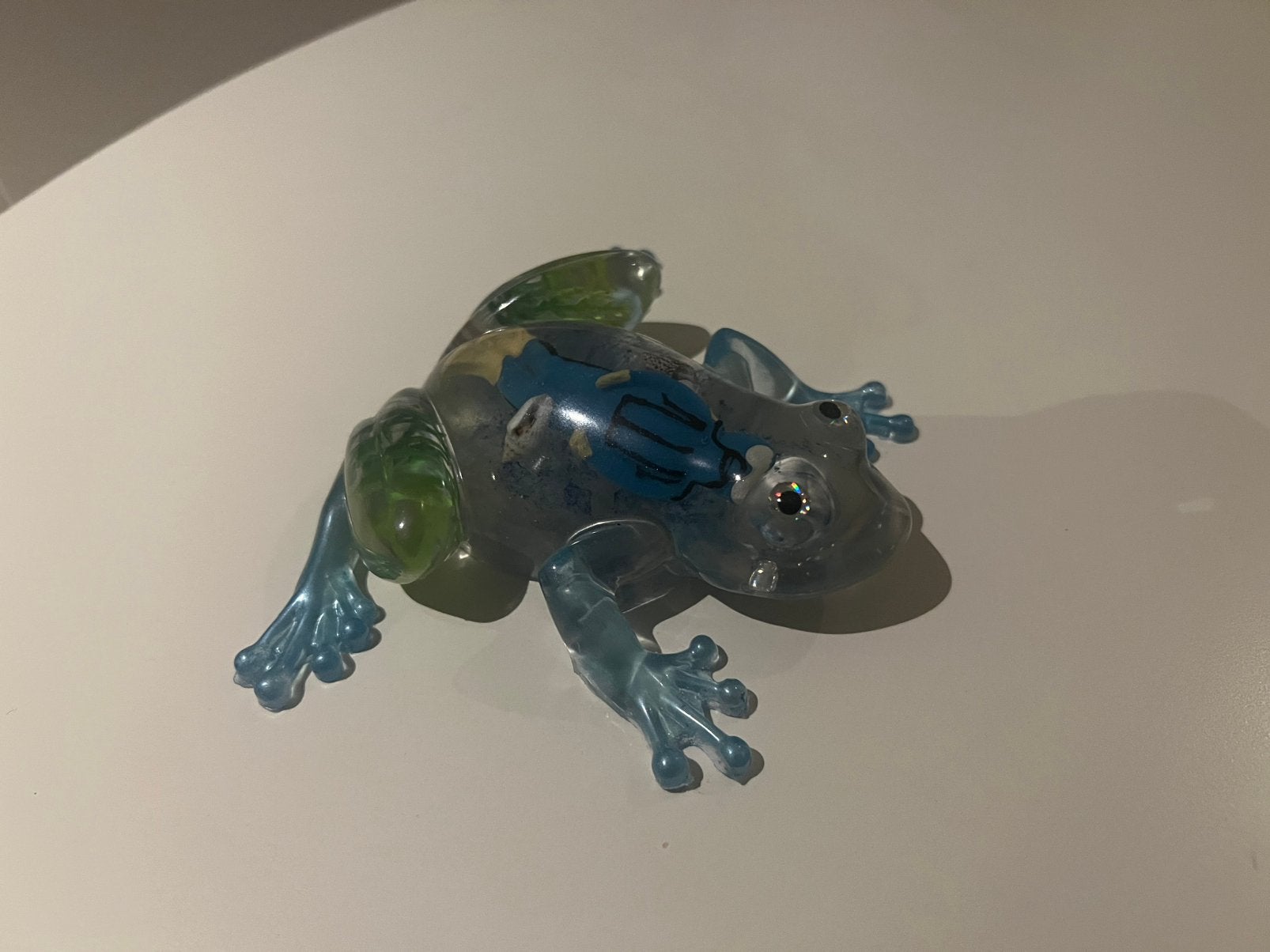 Epoxy beeld kikker met duiker er in, Ophalen, Zo goed als nieuw, Dier