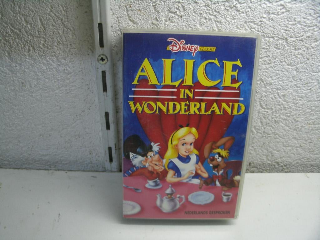 vhs 9a alice in wonderland, Alle leeftijden, Ophalen of Verzenden, Zo goed als nieuw