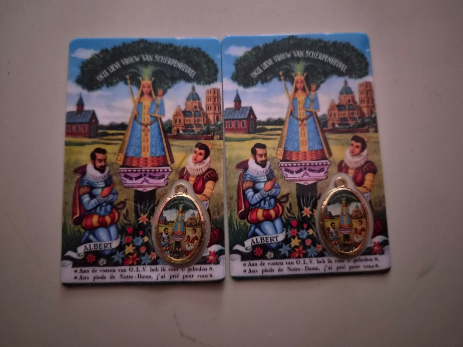 2x Onze Lieve Vrouw van Scherpenheuvel Medaille, Verzamelen, Ophalen of Verzenden, Gebruikt, Sieraad, Christendom | Katholiek