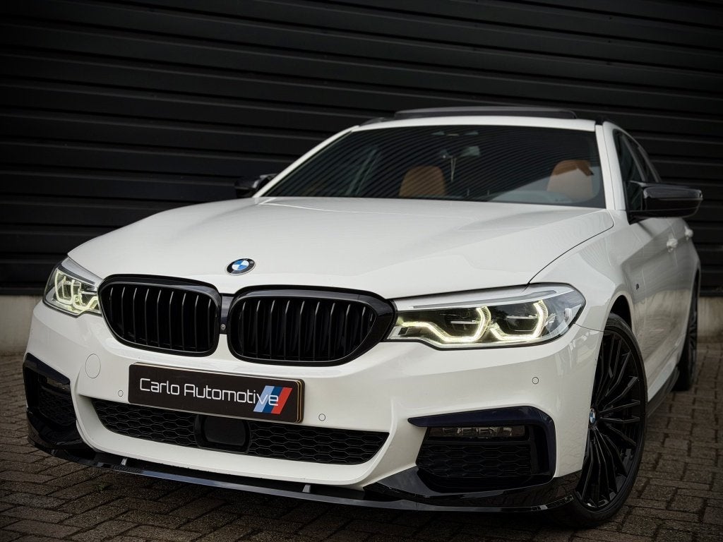 BMW 5 Serie Touring 540i xDrive M-PERF. PANO|360|HUD|STOELVE, Automaat, Gebruikt, Euro 6, 2000 kg