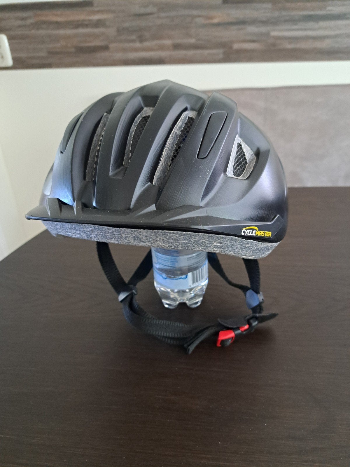 Fietshelm Cyclemaster L/XL (59-64cm) met achterlicht, Fietsen en Brommers, Fietsaccessoires | Fietshelmen, Ophalen of Verzenden