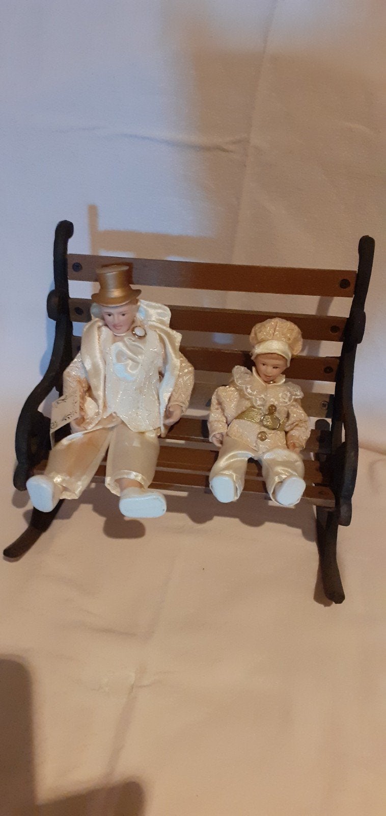 schommelbankje met 2 porseleinen poppetjes, Ophalen of Verzenden, Zo goed als nieuw