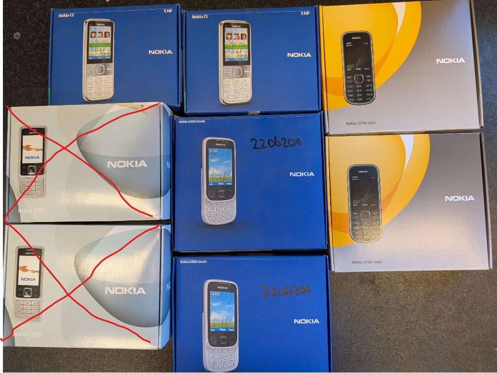 2x Nokia 3720, 2x Nokia C5, 2x Nokia 6303, Telecommunicatie, Mobiele telefoons | Nokia, Overige modellen, Overige kleuren, Fysiek toetsenbord