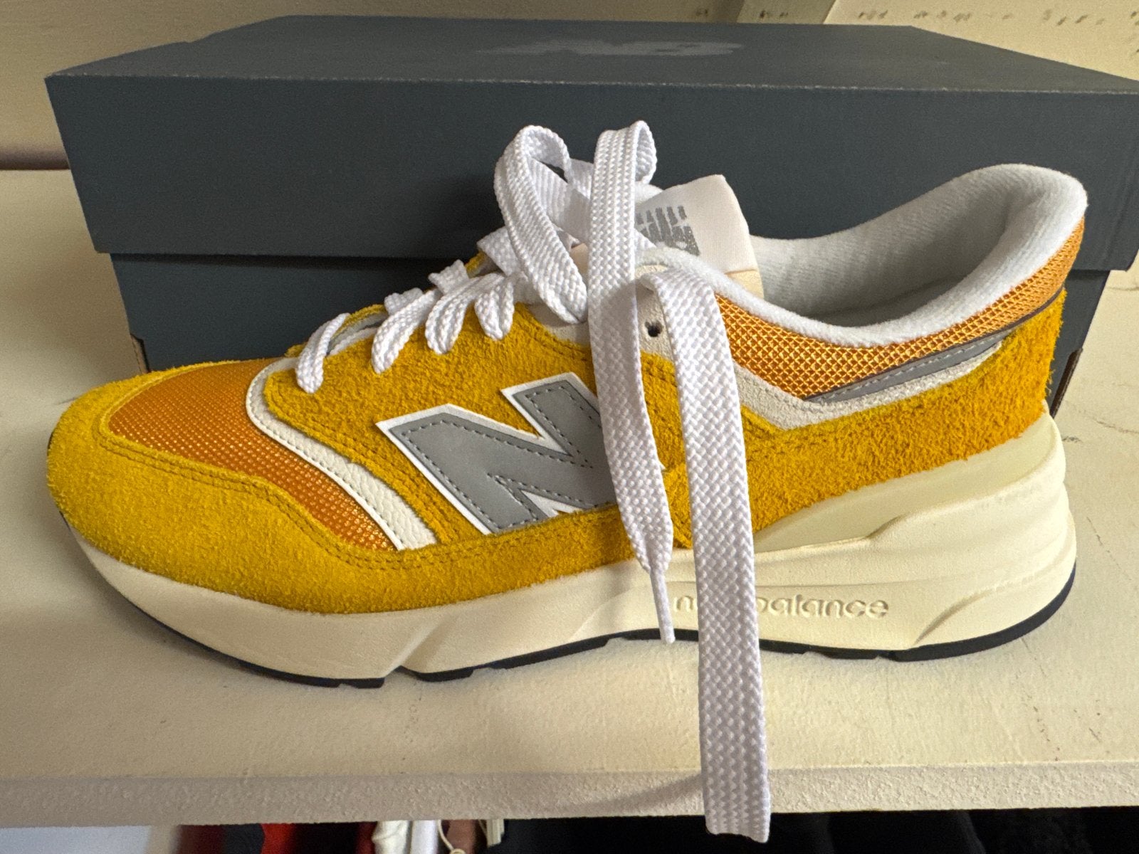 New Balance 997H Sneakers - Geel/Grijs, Ophalen, Nieuw, Geel, Sneakers of Gympen