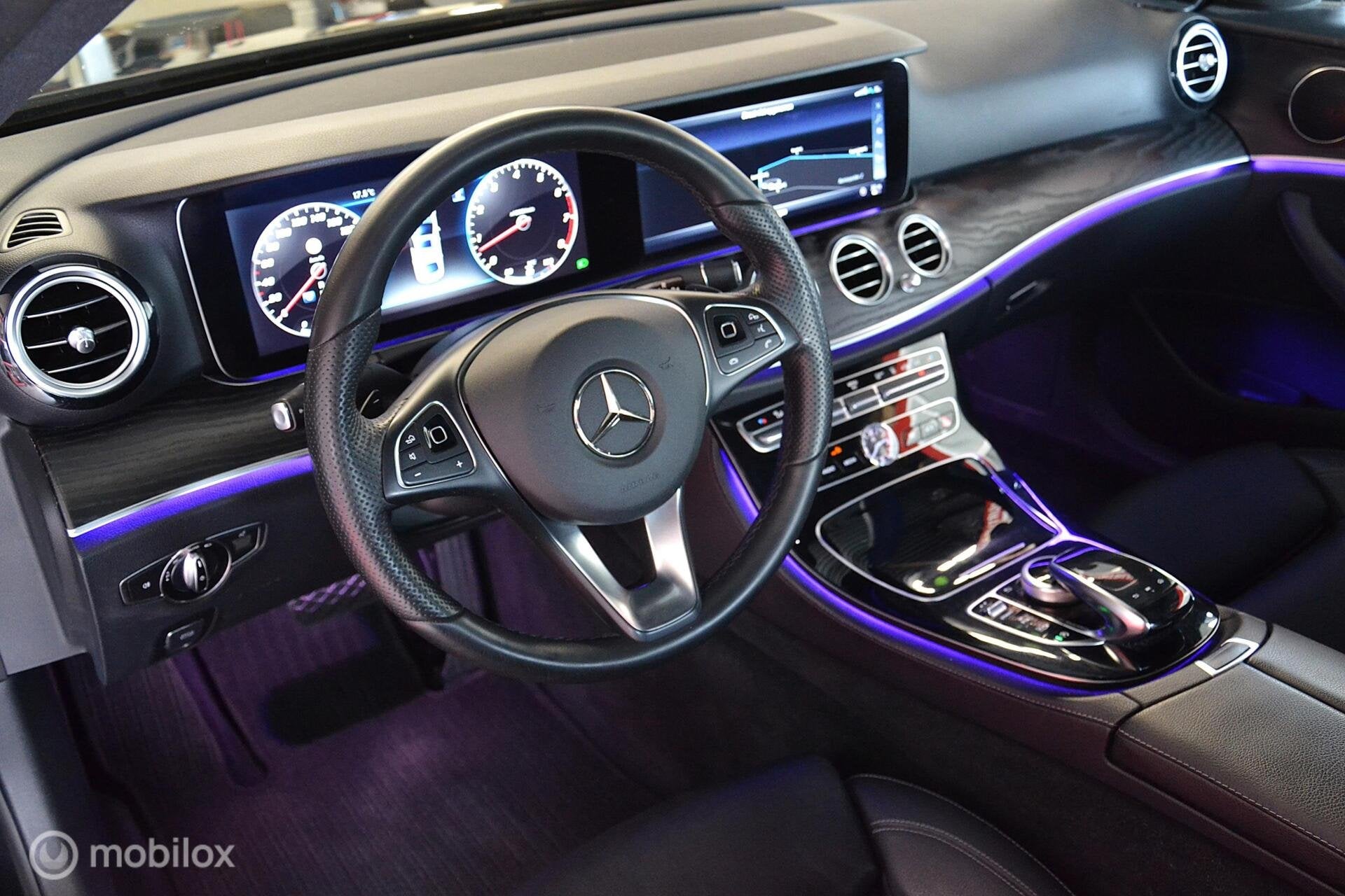 Mercedes E400 4Matic Prestige Plus|AMG|Dealer|Pano|Standkach, Auto's, Dealer onderhouden, Gebruikt, Met garantie (alle), Zwart
