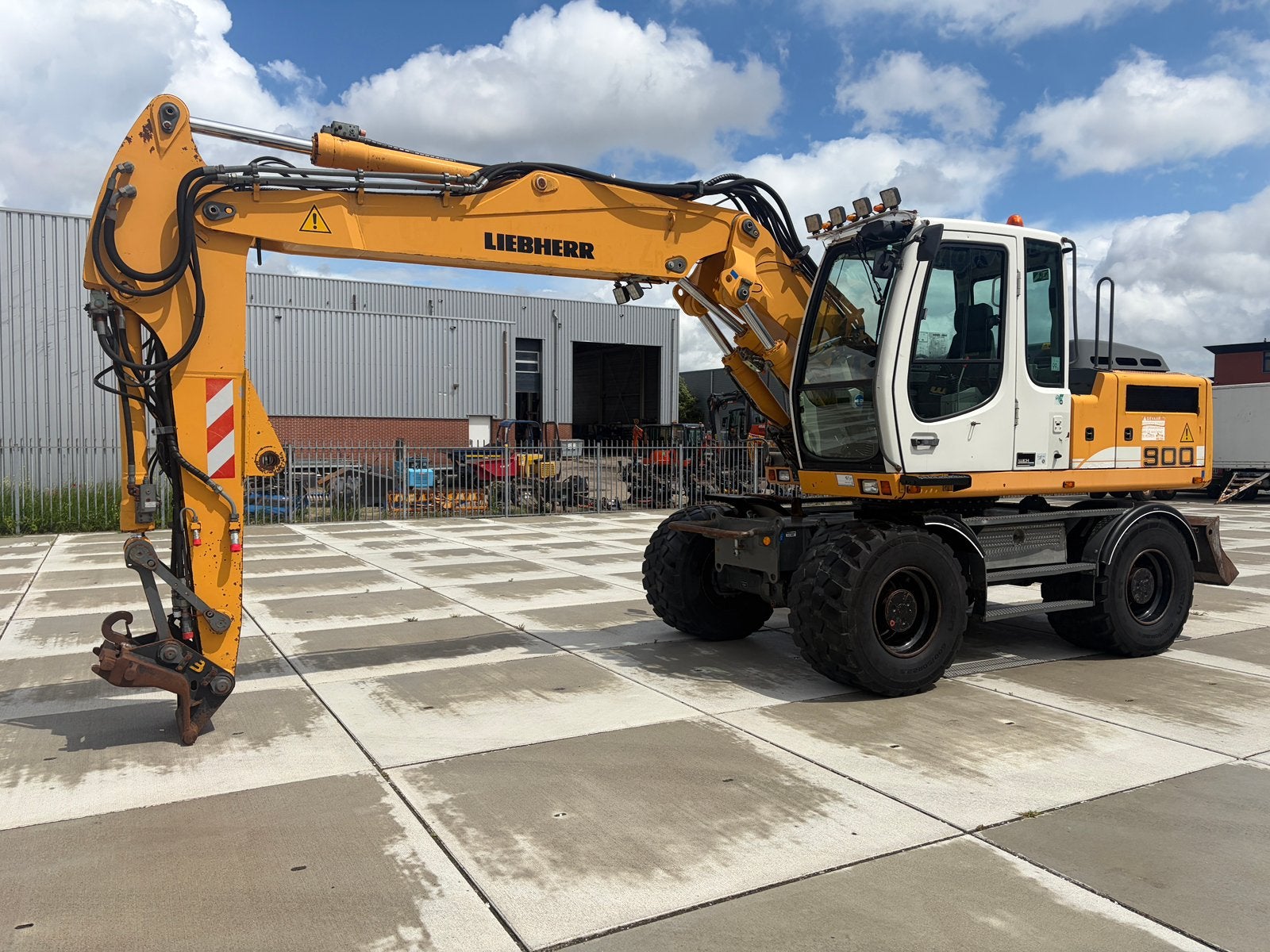 Liebherr A 900 C uit 2008 Nokian banden nette graafmachine, Ophalen, Graafmachine
