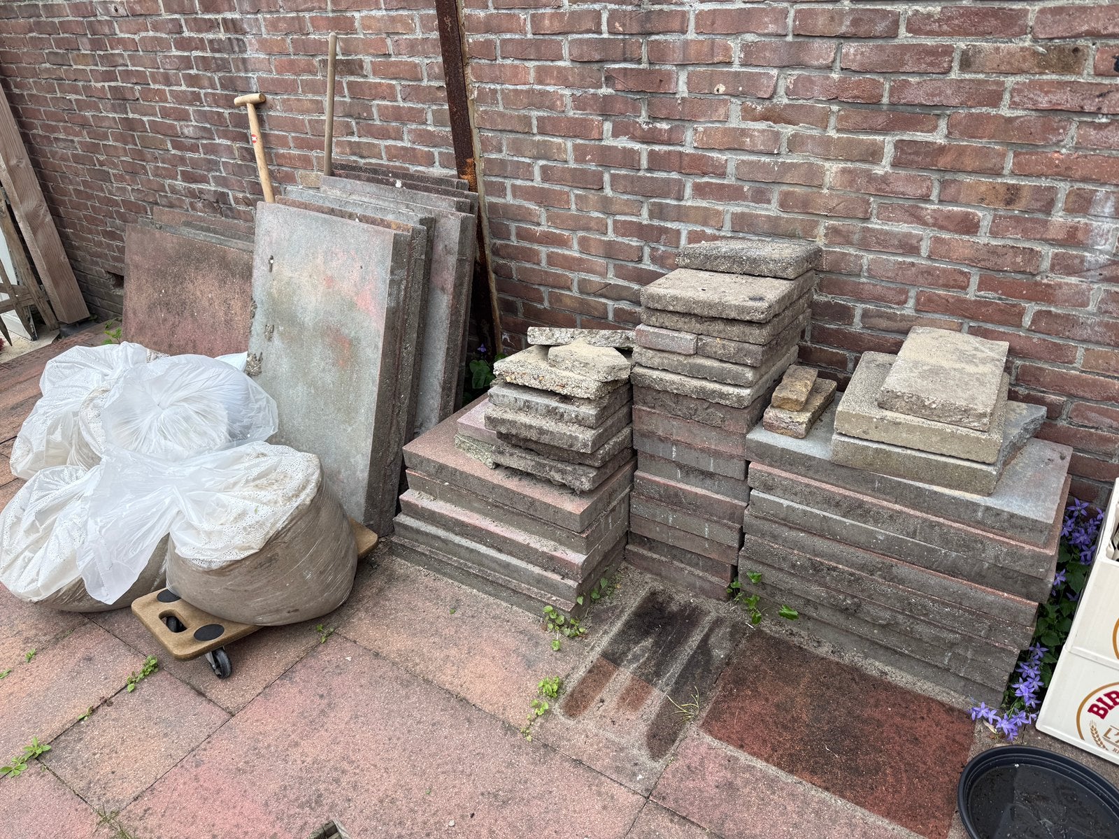 Zand in zakken + diversen tuintegels, Ophalen, Gebruikt, Overige typen