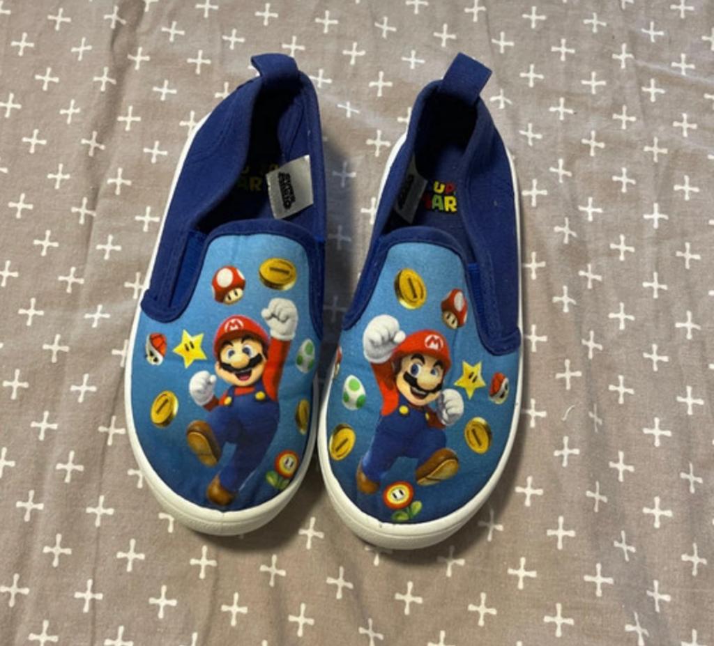 Super Mario kinderschoenen - Maat 27, Ophalen of Verzenden, Gebruikt, Jongen of Meisje, Schoenen