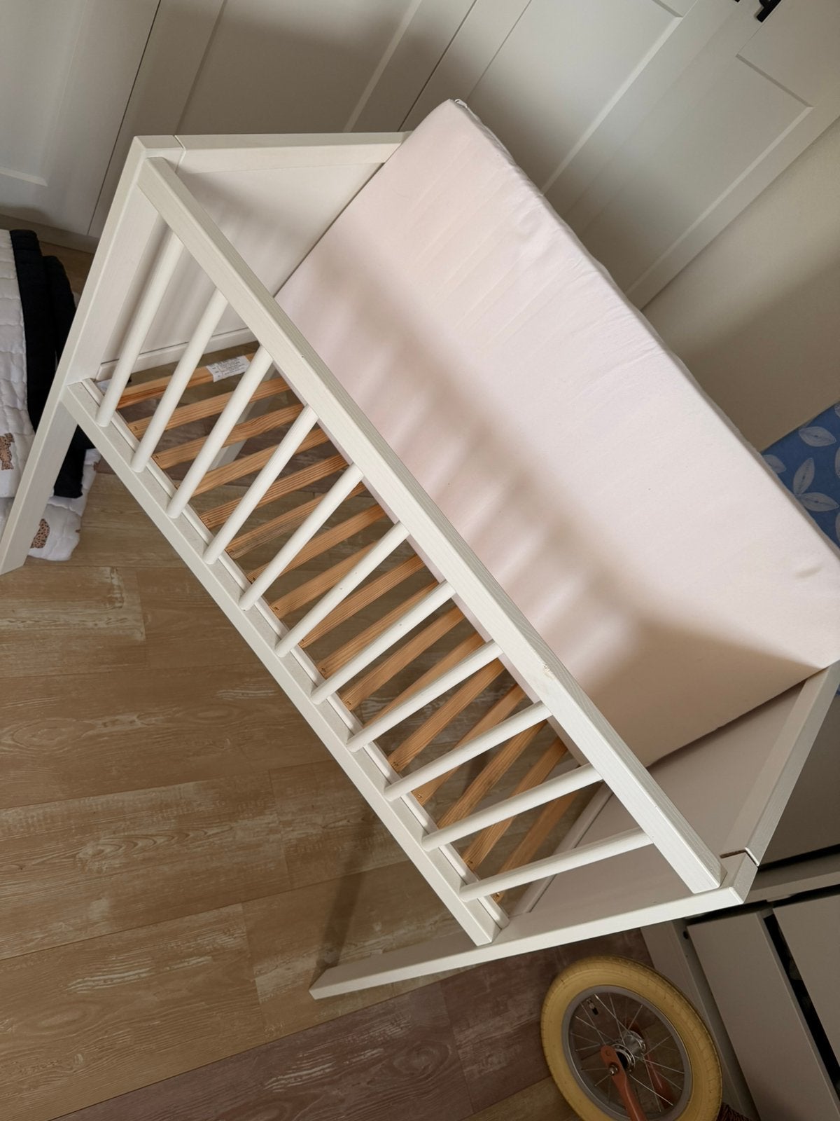 Gratis afhalen; kinderwieg, Ophalen, Zo goed als nieuw, Minder dan 140 cm, Matras