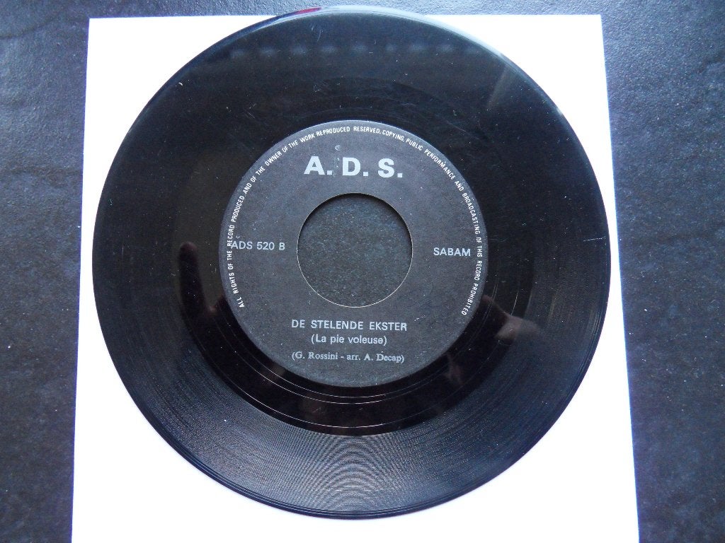 A.D.S. - Donkey Serenade / De stelende ekster, Ophalen of Verzenden, Zo goed als nieuw