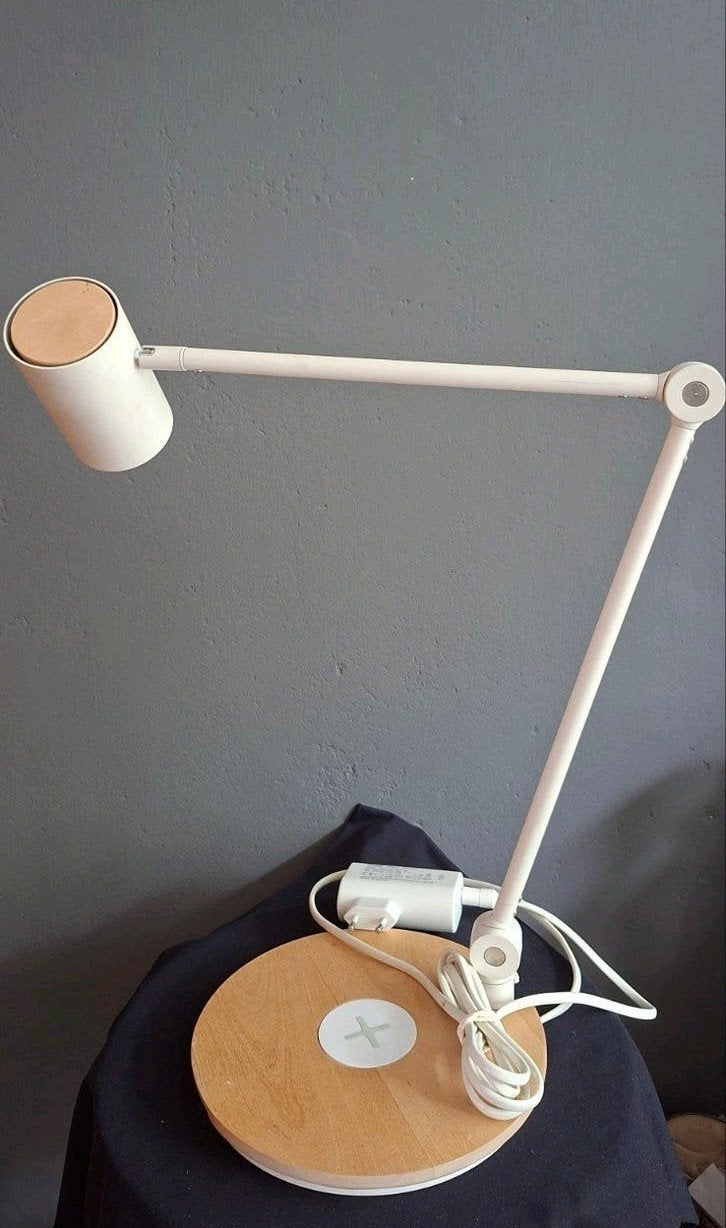 NYMÅNE,  Ikea
Bureaulamp met draadloos opladen, Huis en Inrichting, Bureaulamp, Wit, Ophalen of Verzenden, Draadloos