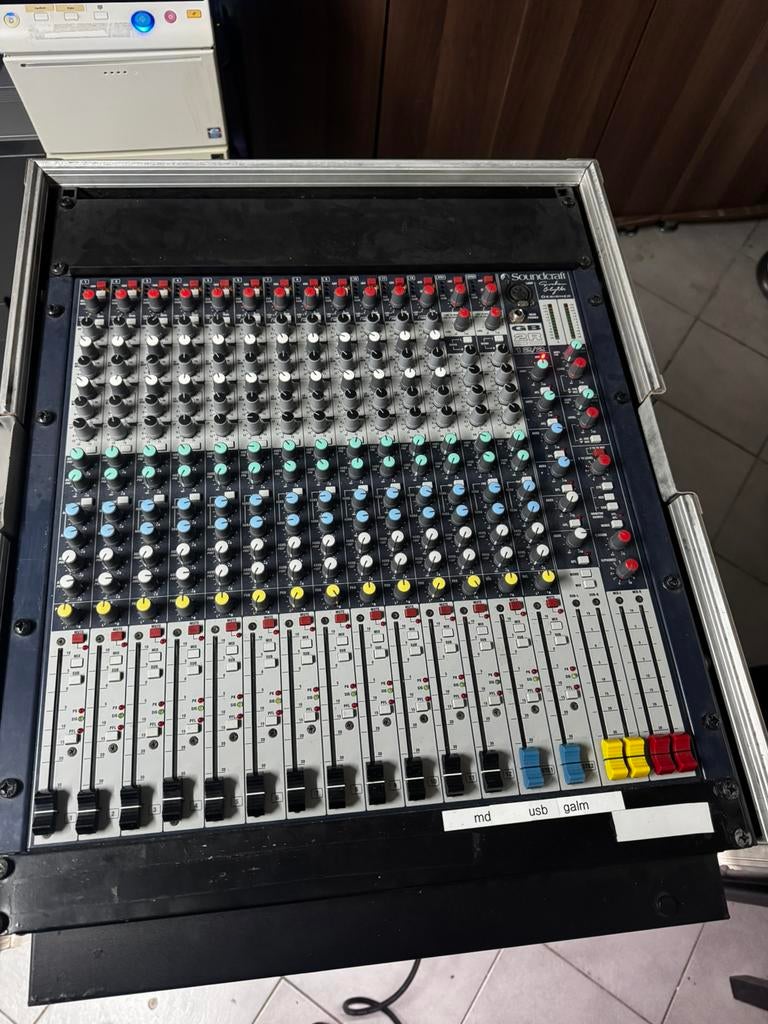 Soundcraft gb2r rape rack, Ophalen, Zo goed als nieuw, 20 kanalen of meer