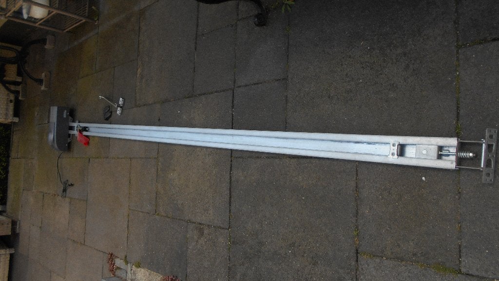 roldeurmotor deur + afstandsbediening garagedeur RDA compl., Doe-het-zelf en Verbouw, Ophalen, Gebruikt, Garagedeur, Metaal