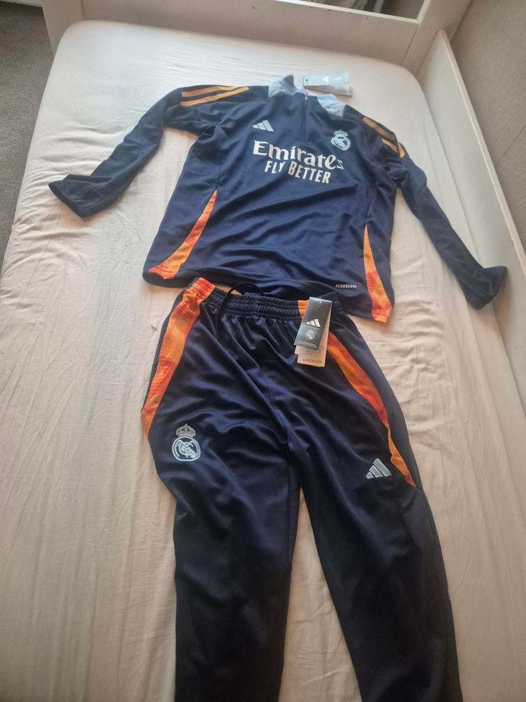 Adidas pak real madrid nieuw 7 8 9 jaar, Ophalen of Verzenden, Nieuw