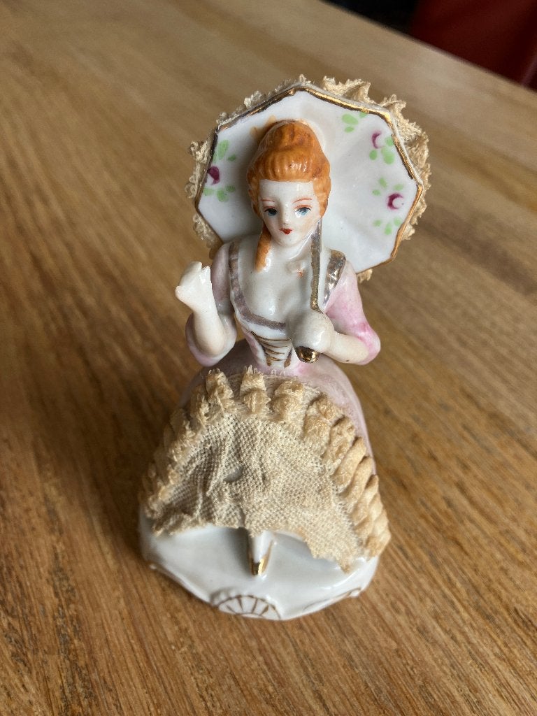 vintage porseleinen beeldje, Ophalen, Zo goed als nieuw, Overige typen