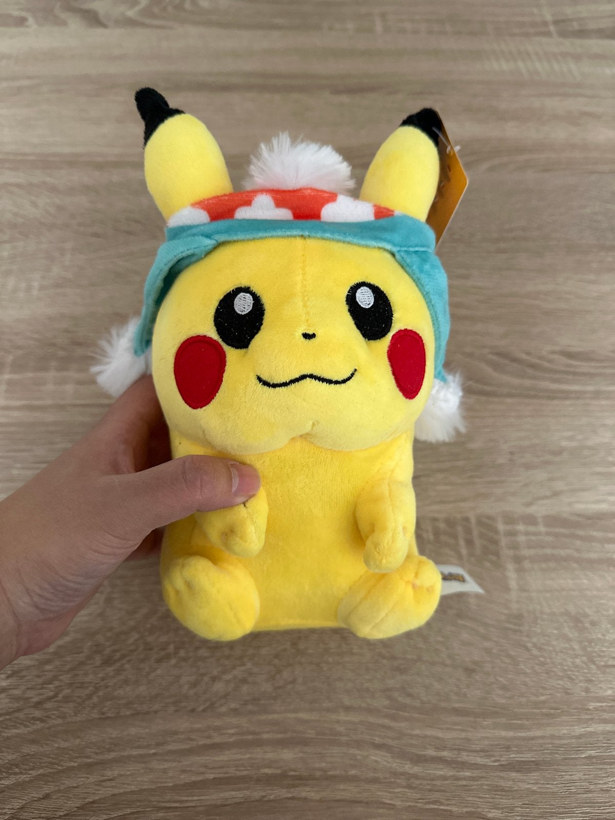 Pikachu knuffel met muts en kaartje - Pokémon, Geel, Ophalen of Verzenden, Met label, Zo goed als nieuw