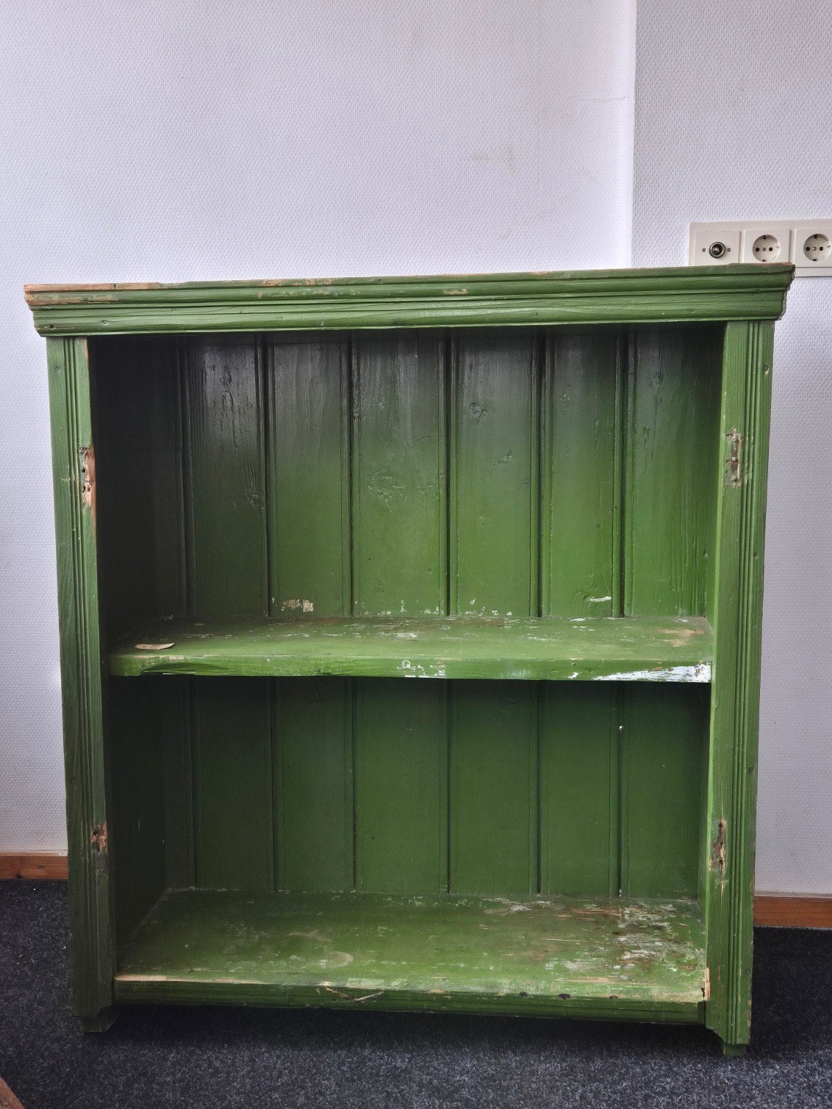 Oud roemeens kastje/ keukenkastje., Antiek en Kunst, Ophalen