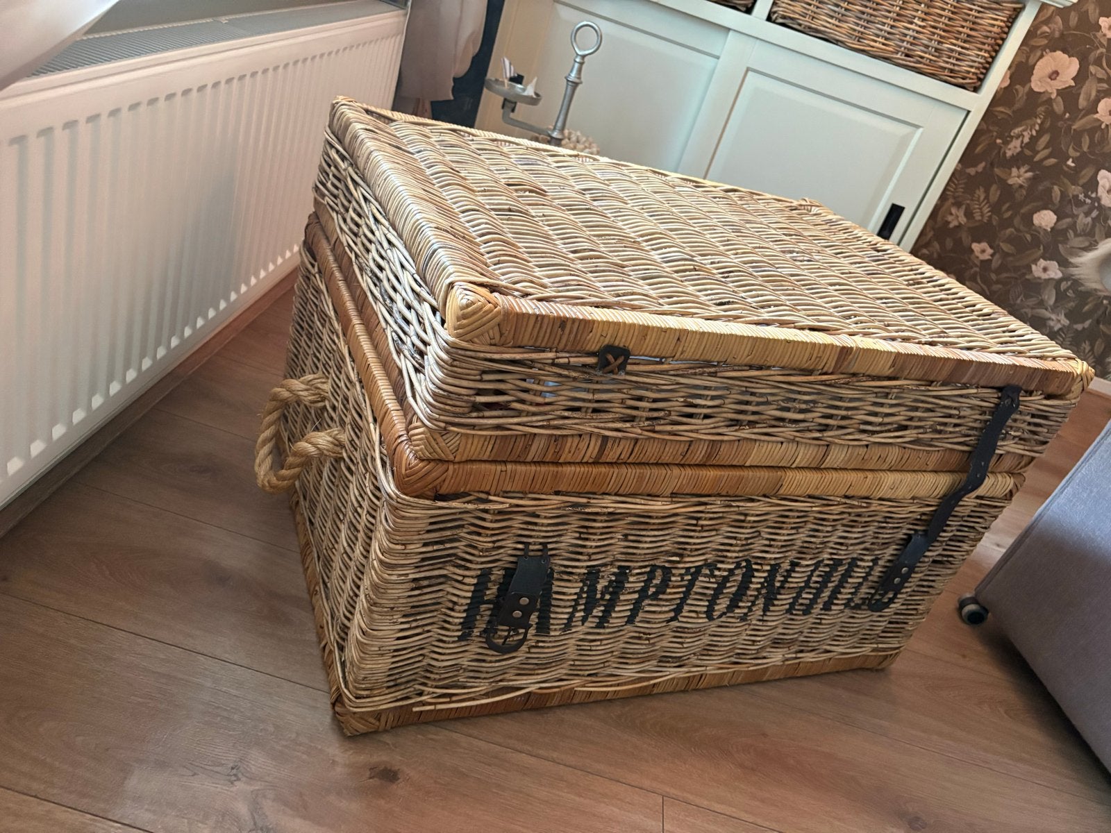 Grote rieten opbergkist met deksel - Hampton Hills, Huis en Inrichting, Overige materialen, Gebruikt, 100 tot 150 cm, Ophalen of Verzenden