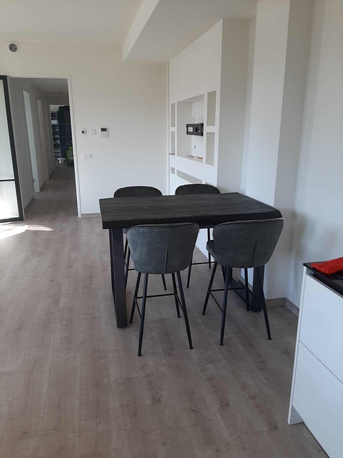 Eettafel met 4 donkergroene velvet stoelen van Zitmaxx, Huis en Inrichting, Ophalen, Gebruikt, Vier personen, Rechthoekig