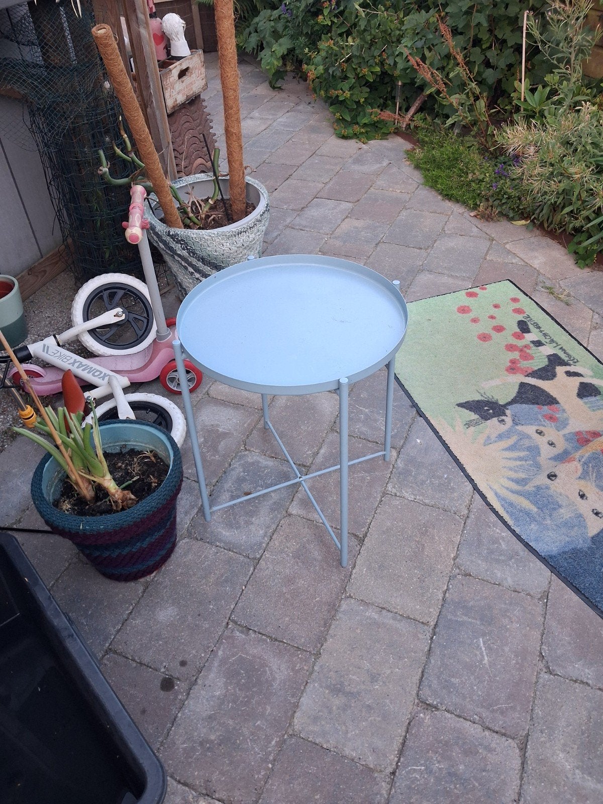 Lichtblauwe bijzettafel/plantentafel  ikea, Huis en Inrichting, Minder dan 45 cm, Minder dan 55 cm, Gebruikt, Metaal of Aluminium