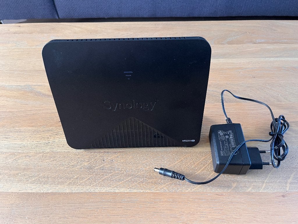 Synology MR200AC, Ophalen of Verzenden, Zo goed als nieuw, Router, Synology