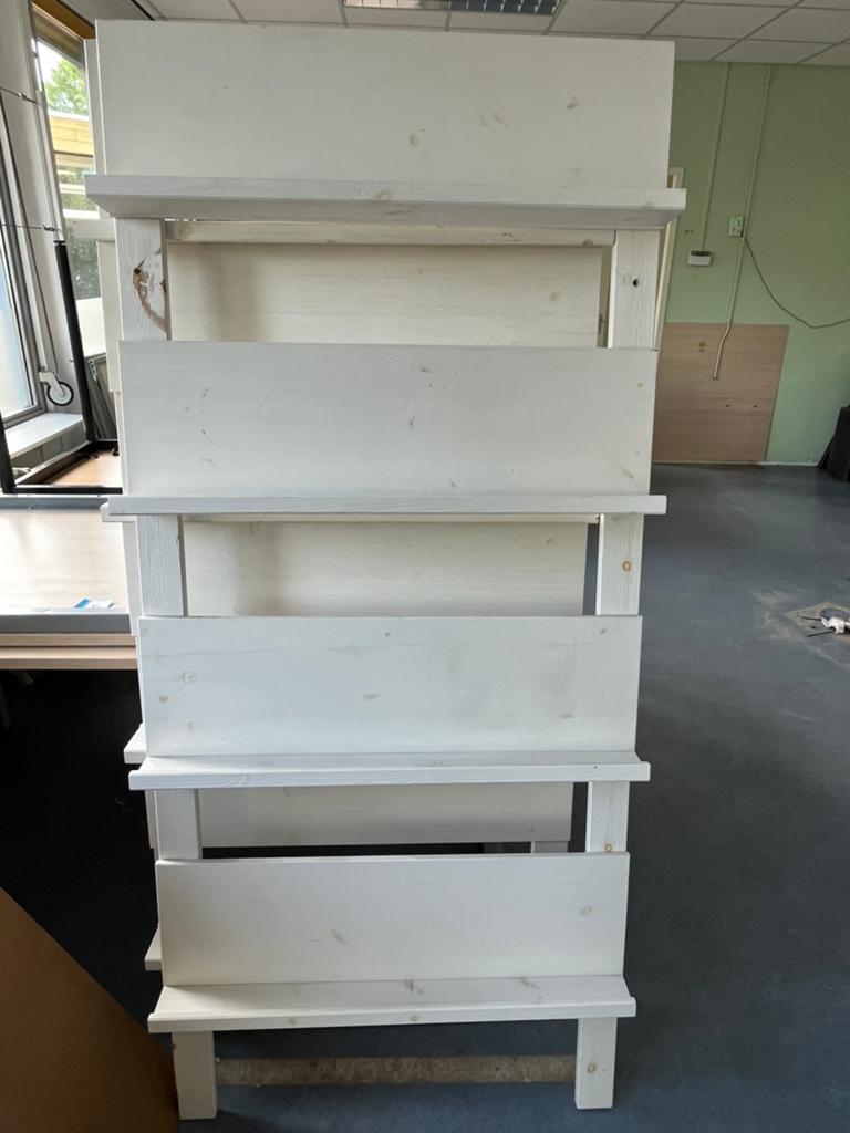 diverse boeken- of tijdschriften rekken, Ophalen, Zo goed als nieuw