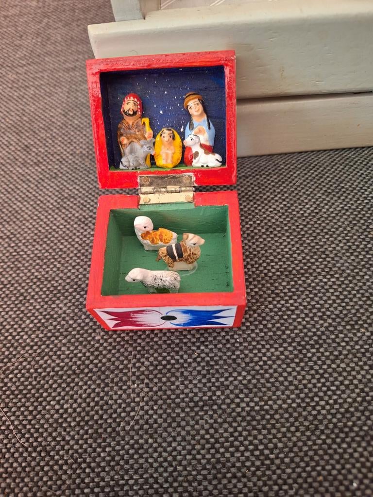 Miniatuur kerststal in Zuid-Amerikaanse stijl. Hout, Diversen, Kerst, Ophalen of Verzenden, Zo goed als nieuw