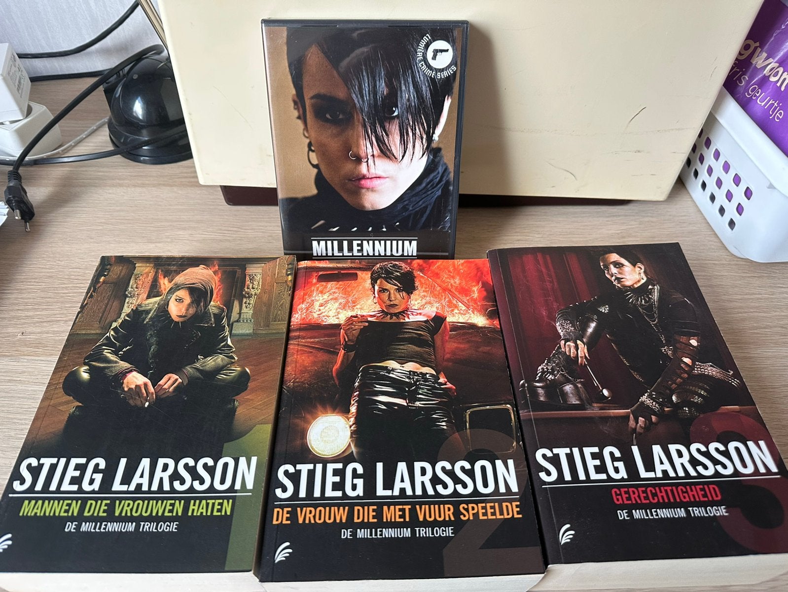 Stieg Larsson Millennium Trilogie boeken en dvd, Ophalen of Verzenden, Zo goed als nieuw