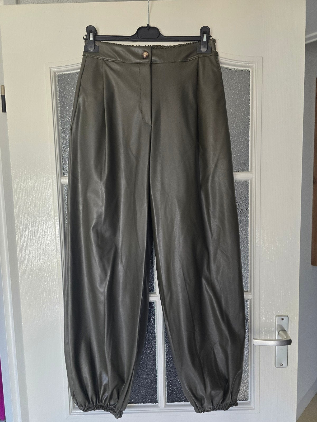 nieuw ballonbroek leatherlook army 38 40 42 44, Kleding | Dames, Maat 38/40 (M), Nieuw, Ophalen of Verzenden, Lang