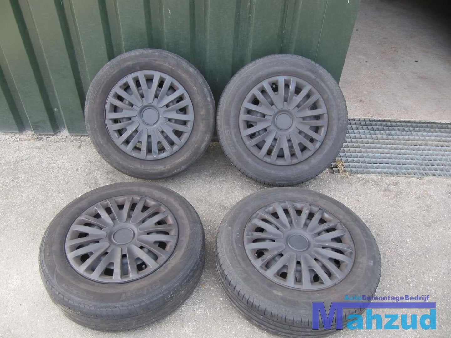 PEUGEOT 307 VELGEN BANDEN 195 65 15 INCH 4X108, Taurusavenue 1
2132 LS  Hoofddorp, NL, Gebruikt, Contact.group@renault.com, Stellantis N.V.