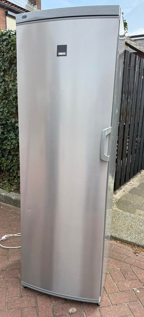 Zanussi ZRA40401XA vrijstaande koelkast A++, Ophalen of Verzenden, Gebruikt