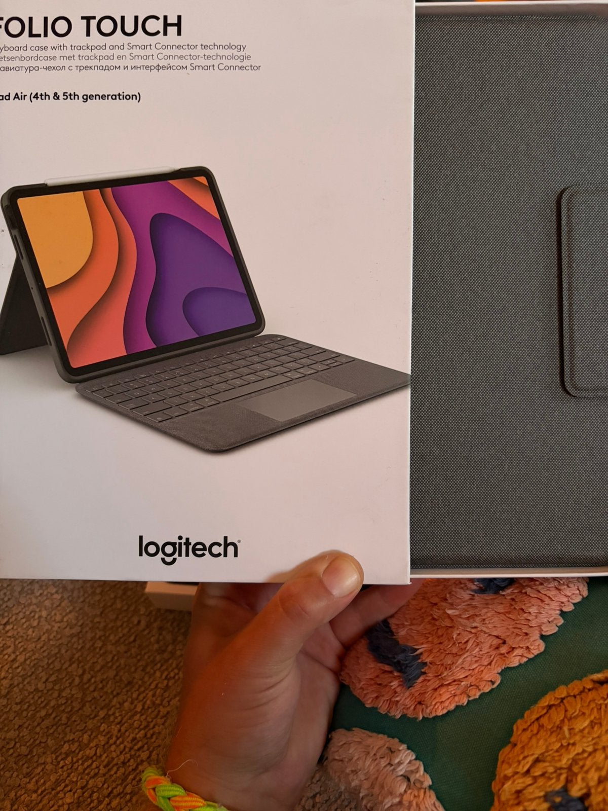 Logitech folio touch ipad, Ophalen of Verzenden, Zo goed als nieuw, 11 inch, Bescherming voor- en achterkant