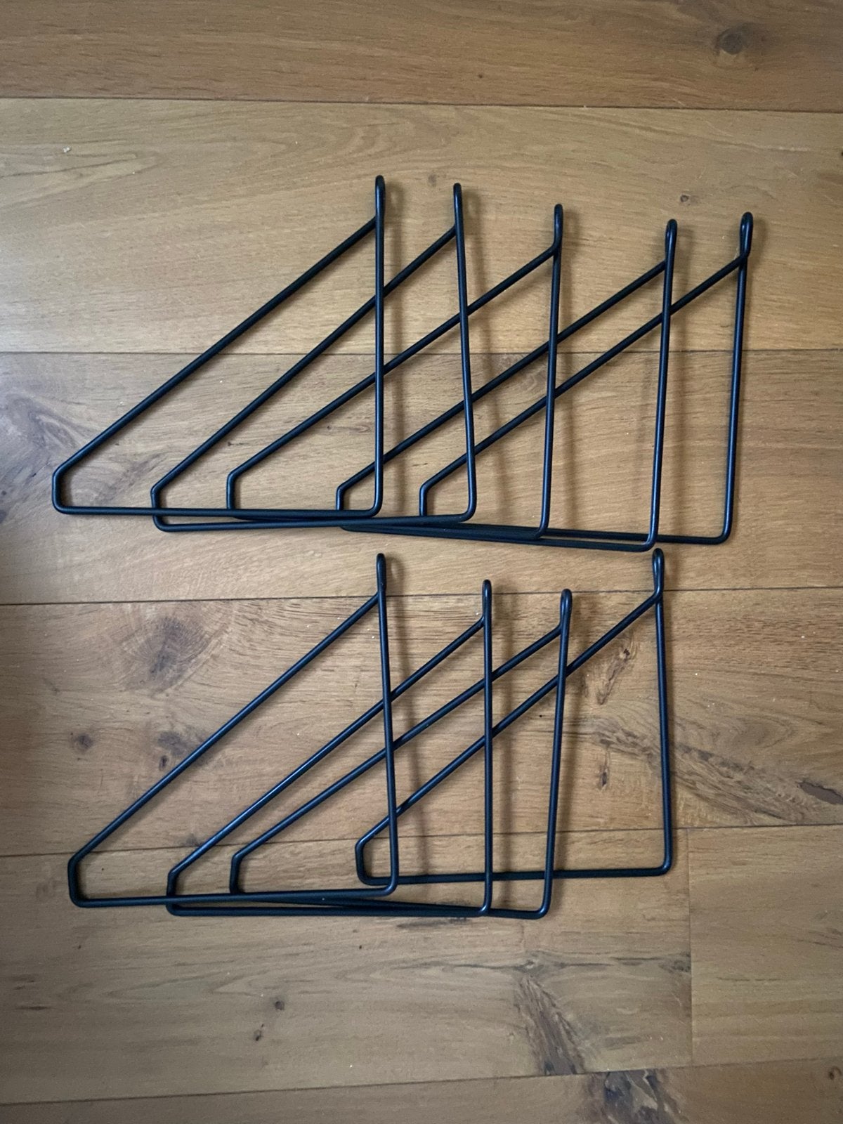 Zwarte metalen plankdragers (9 stuks) met schroeven, Ophalen, Gebruikt