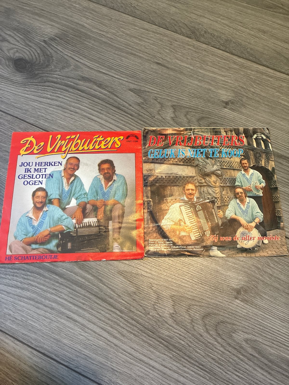 De Vrijbuiters - 2 singles: Jou Herken Ik & Geluk Is Niet Te, Cd's en Dvd's, Vinyl | Nederlandstalig, Ophalen of Verzenden, Gebruikt