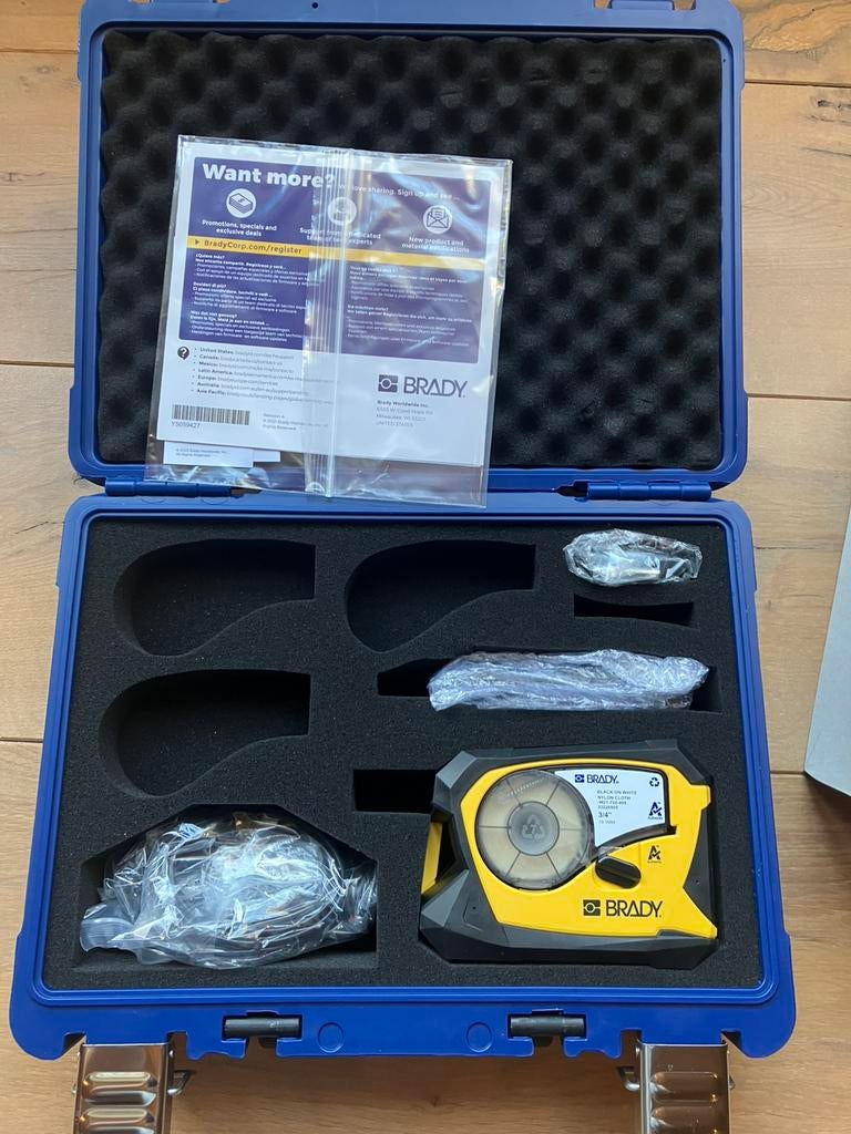 BRADY M211 labelprinter kit in kunstof koffer NIEUW, Computers en Software, Labelprinters, Nieuw, Ophalen of Verzenden