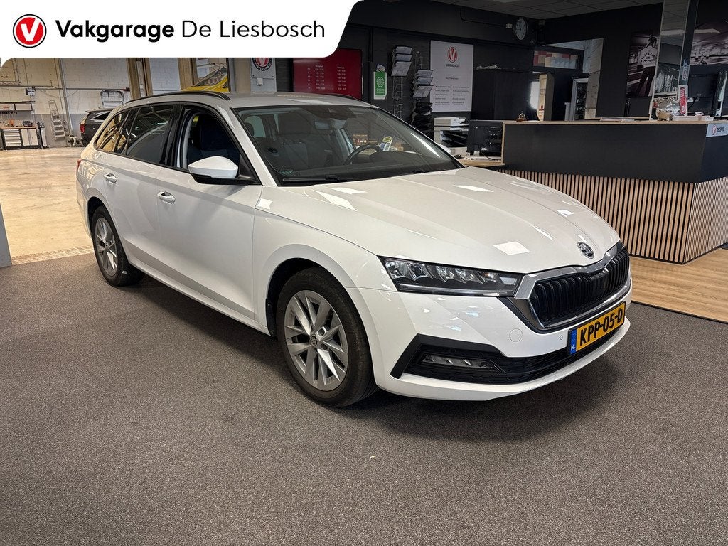 Skoda Octavia Combi 1.4 TSI iV PHEV Business Edition / Navig, Auto's, Skoda, 12 maanden, Stof, Gebruikt, 4 cilinders