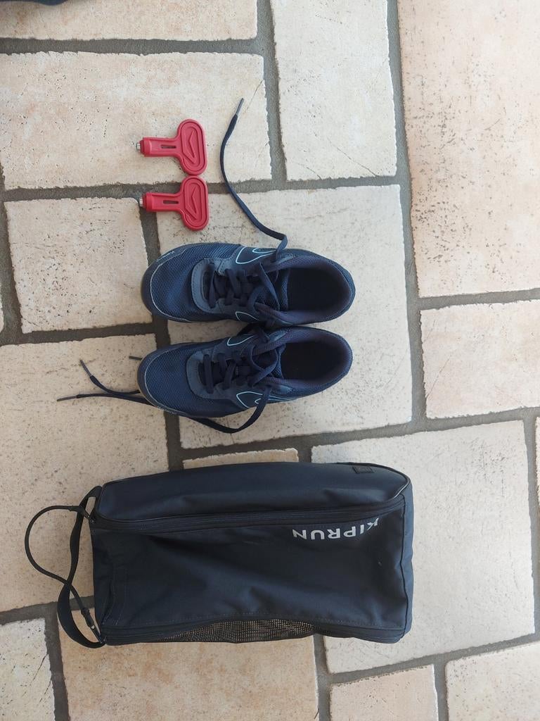 Atletiek spikes met tasje en 2 sleutels, Zo goed als nieuw, Spikes, Hardlopen, Ophalen