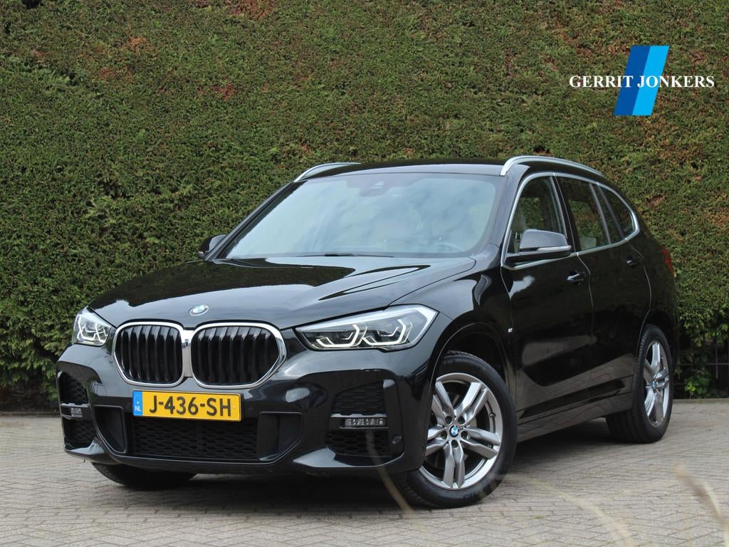 BMW X1 sDrive20i High Executive Edition M Sport | Trekhaak |, 1998 cc, Zwart, Bedrijf, SUV of Terreinwagen