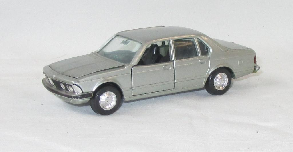 GAMA 894 BMW 7 serie met zilver metallic, Hobby en Vrije tijd, Modelauto's | 1:43, Ophalen of Verzenden, Zo goed als nieuw, Auto