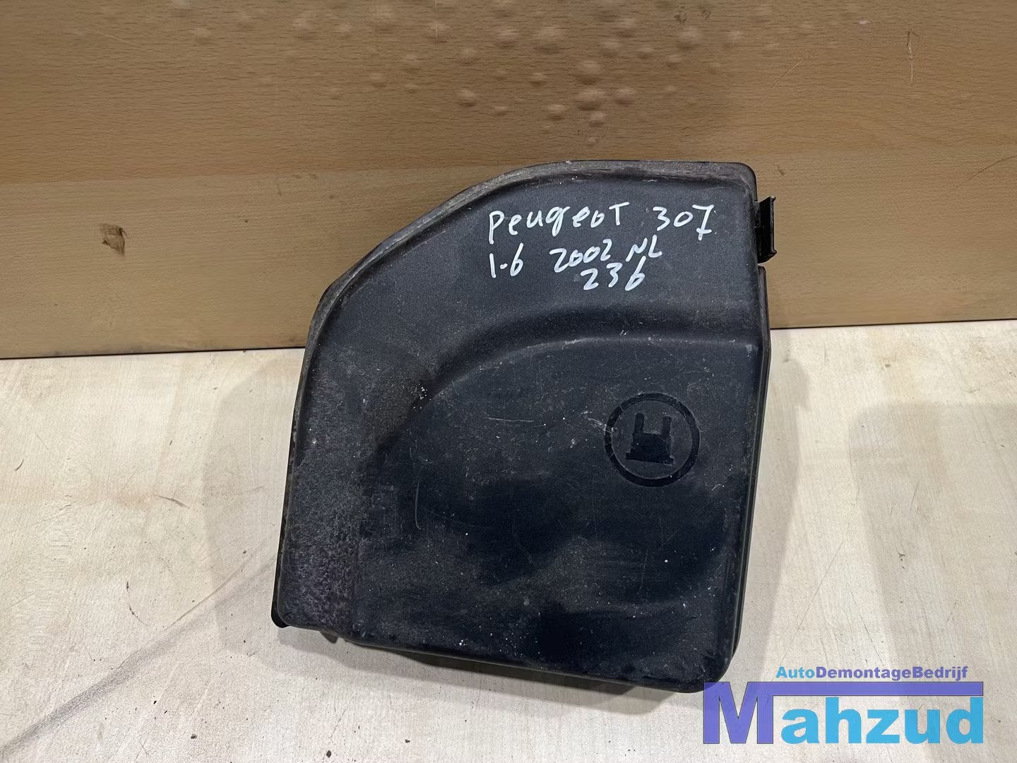 PEUGEOT 307 1.6 Accu deksel 2000-2007, Auto-onderdelen, Taurusavenue 1
2132 LS  Hoofddorp, NL, Gebruikt, Contact.group@renault.com