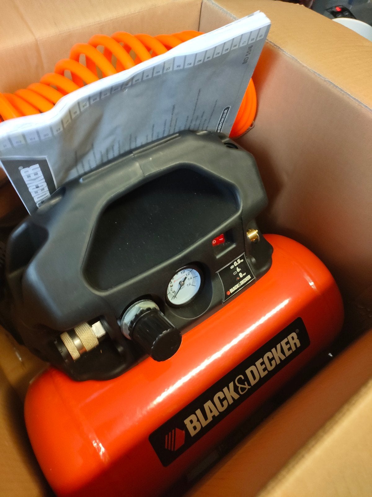 Black & Decker compressor 0.5 HP, Mobiel, Ophalen of Verzenden, Zo goed als nieuw, Minder dan 200 liter/min