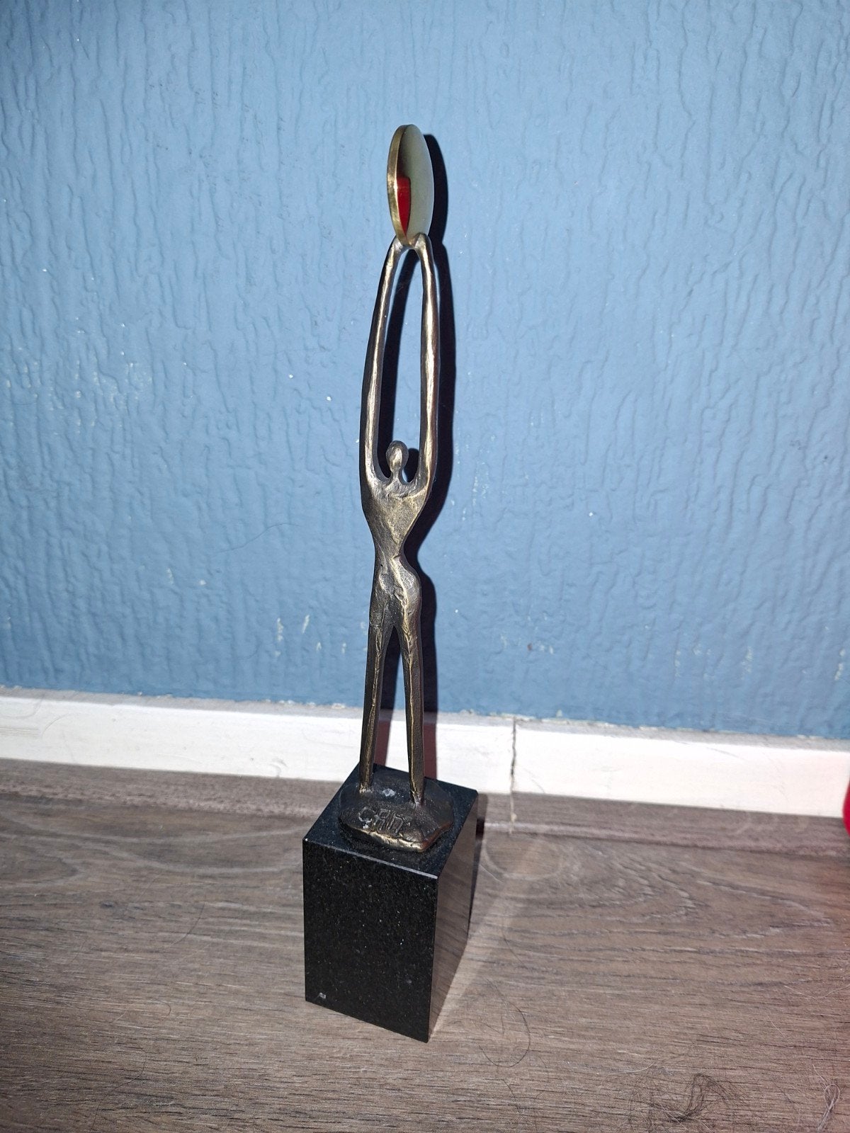 Bronzen beeld op sokkel - Abstracte figuur, Antiek en Kunst, Ophalen of Verzenden, Brons, 20 - 50 cm, Abstract