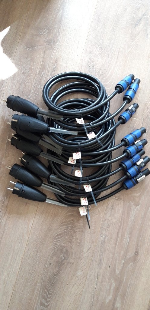 8x Professionele Schuko -> Neutrik Powercon kabels 2 meter, Muziek en Instrumenten, Ophalen of Verzenden, Nieuw, Overige typen