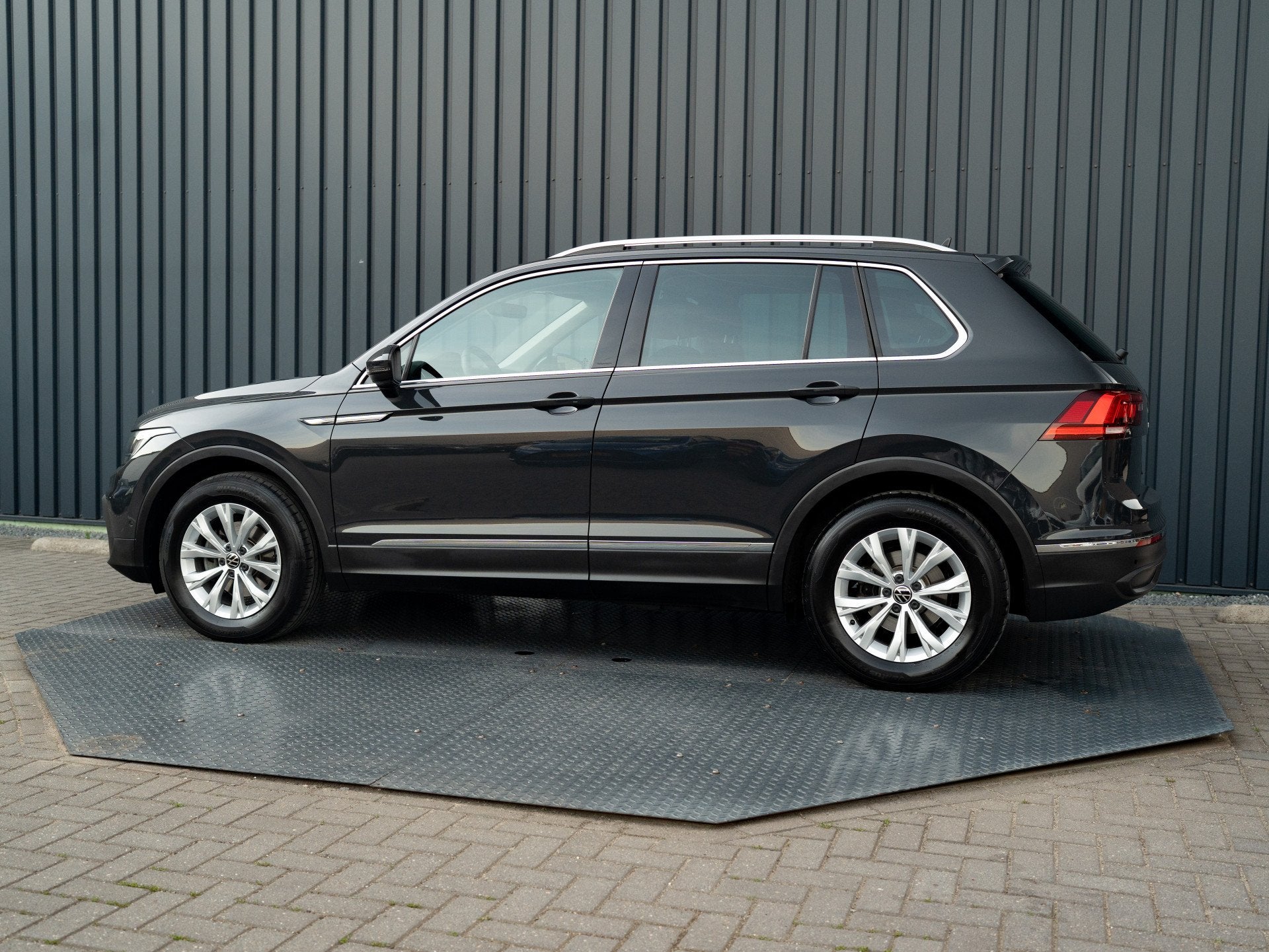 Volkswagen Tiguan 1.5 TSI Life Business | Camera | Elk. A-kl, 12 maanden, Euro 6, 4 cilinders, 1446 kg