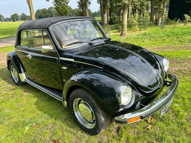 Volkswagen kever cabrio 1303  zwart kevermobiel, Auto's, Beetle (Kever), Cabriolet, 4 stoelen, Zwart