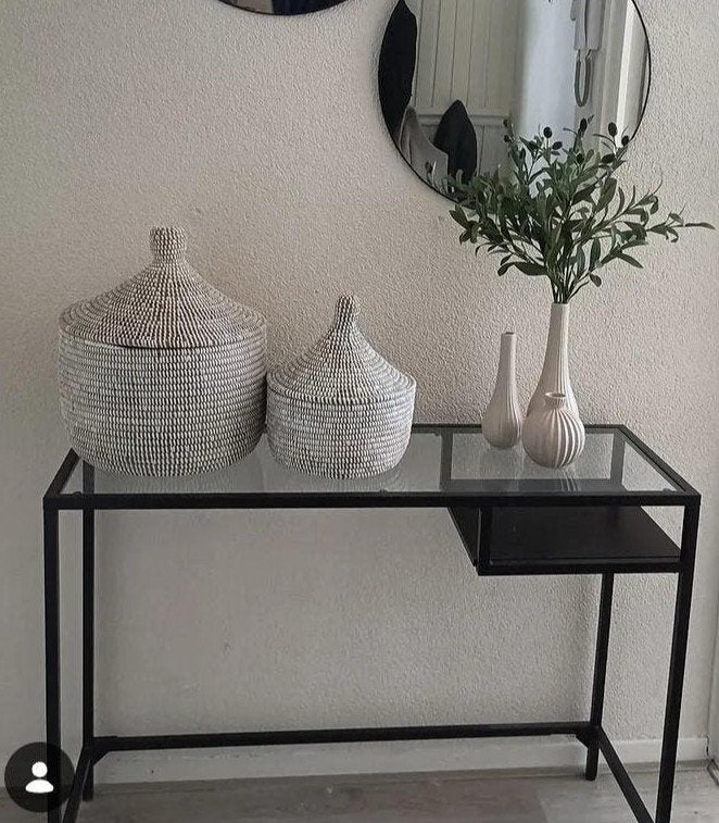 IKEA VITTSJÖ Laptoptafel Zwart met Glazen Blad, Huis en Inrichting, Tafels | Bijzettafels, Ophalen, Gebruikt, Glas, Minimalistisch