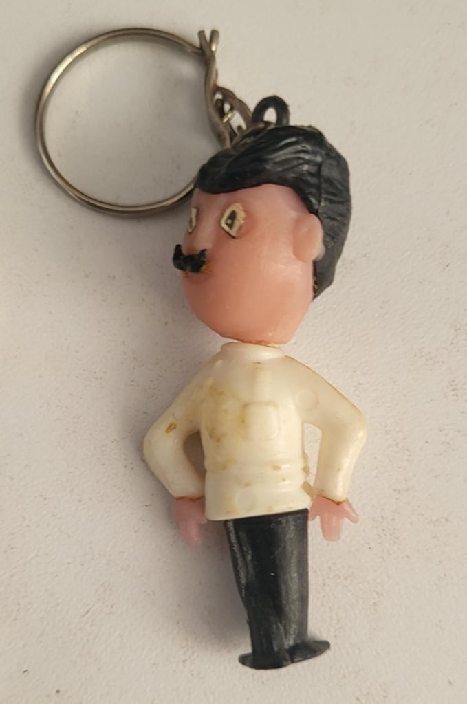 Vintage Sleutelhanger Man met Snor - kapper, Ophalen of Verzenden, Gebruikt, Knuffel of Figuurtje