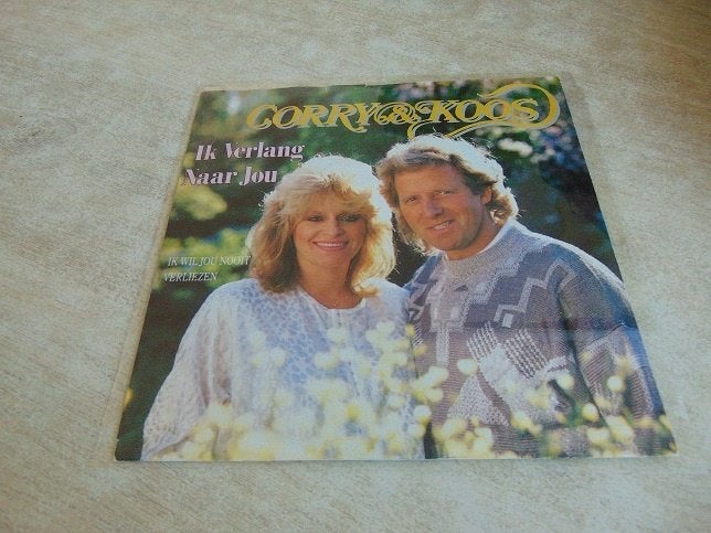 Partijtje Koos Alberts Vinylsingles, 7 inch, Ophalen of Verzenden, Fotohoes, Levenslied of Smartlap